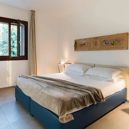 3 Bedroom Awesome In Holiday home *