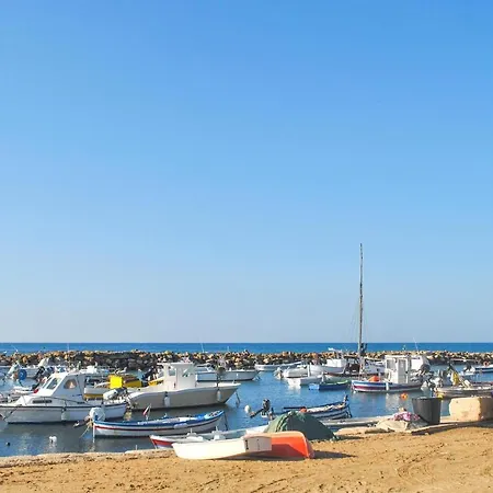 Holiday home 3 Bedroom Awesome In Ragusa